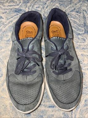 Clarks Men’s Blue-Grey Suede Lace-Up Sneakers